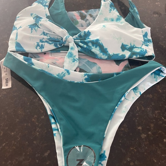 Brand new in bag, never worn reversible bottom SHEIN cheeky bathing suit. - Picture 3 of 3